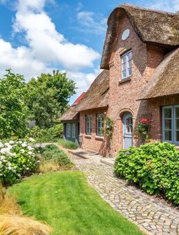 Reetgedecktes Friesenhaus * Kaminofen * traumhaftes Grundstück * Gartensauna * - Midlum (Schleswig-Holstein)