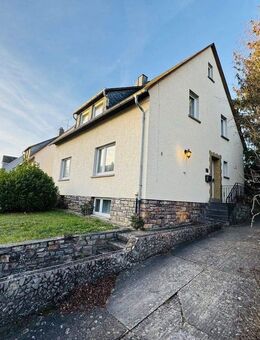 Freistehendes Einfamilienhaus mit Potenzial-zentrale Lage, teilbar in 2 Einheiten-provisionsfrei- - Simmern (Hunsrück)