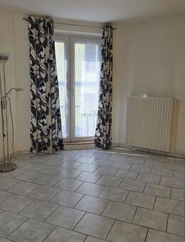 Geräumige Wohnung 2,5 Zimmer in Duisburg Altstadt Nähe Innhafen - Duisburg