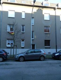 Kleine, sanierte Wohnung mit zwei Zimmern in Duisburg-Neudorf - Duisburg