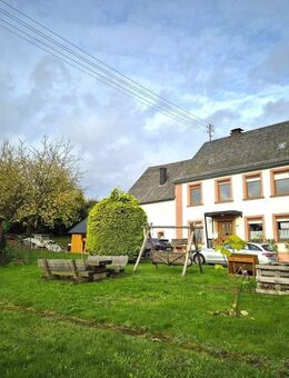 Ehemaliges Bauernhaus mit ca. 1350 m² Grundstück! - Morbach