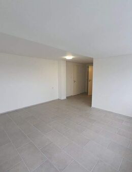 Zentrale 3-Zimmer DG Wohnung mit Einbauküche in der Innenstadt von Gütersloh - Gütersloh