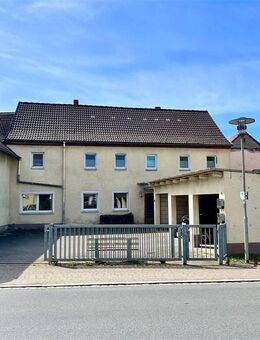 Frei - Zweifamilienhaus mit Entwicklungspotential in Oberhaid zu verkaufen! - Oberhaid (Bayern)