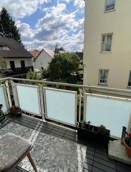 Geschmackvolle, gepflegte 3-Zimmer-Wohnung mit Balkon und Einbauküche in Augsburg - Augsburg