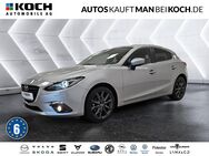 Mazda 3, 120 Nakama RKAM, Jahr 2016 - Berlin