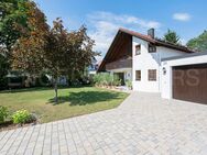 ENGEL & VÖLKERS - Gepflegtes Haus mit Charakter, großes Grundstück, Dach und Fassade in bestem Zustand - Haar