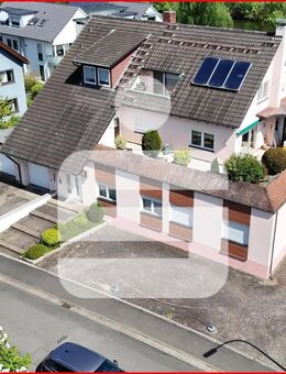 Großes Wohn- und Geschäftshaus in zentraler Lage in Forchheim - Forchheim (Bayern)
