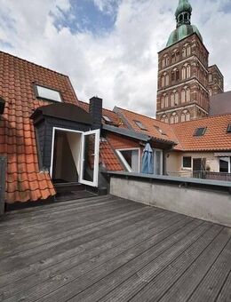 Gemütliche Altstadtwohnung mit 3,5 Zimmern über 2 Ebenen mit Dachterrasse - Stralsund