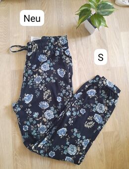 Sommerhose Gr.S dunkelblau mit Blümchen, Taschen und Komfortbund, "neu" - Mülheim (Ruhr)