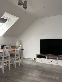 Großzügig Wohnen mit toller Dachterrasse in Ortsrandlage - Gomaringen