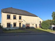 Renovierungs- sanierungsbedürftiges Einfamilienhaus mit Scheune und großem Grundstück // für Handwerker besonders geeignet - Waldweiler