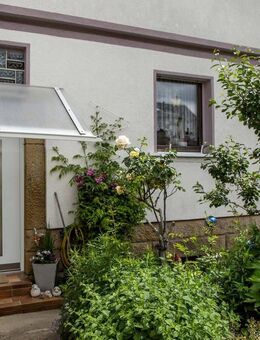 Gepflegtes Einfamilienhaus mit Erweiterungspotenztial und traumhaften Garten - Filderstadt