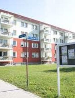 Unschlagbar günstig! 3 RW mit sonnigem Balkon - Borna