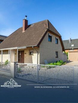 Einfamilienhaus mit großzügigem Garten, drei Garagen und hochwertiger Ausstattung in Laatzen - Laatzen