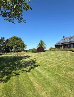Großzügiges Einfamilienhaus! Unweit vom Stadtkern Bückeburg, in idyllischer Lage. - Bückeburg
