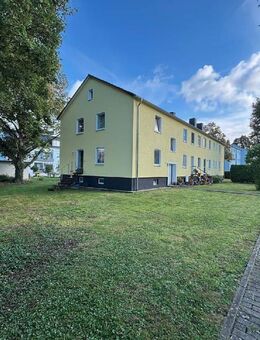 **Modernisierte Mehrfamilienhäuser vermietet mit zusätzlichem Baugrundstück** - Euskirchen