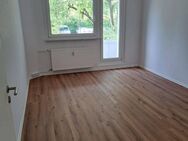 2,5-Raum Wohnung mit Balkon als Erstbezug nach Renovierung - Halle (Saale)