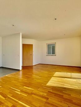 Wohnen im Grünen: Helle Erdgeschosswohnung mit ca. 20 qmTerrasse und Garten. - Stockach