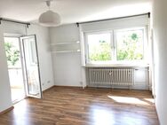 ***Kapitalanlage***Hervorragend vermietete Zwei-Zimmer-Wohnung mit Einbauküche und eigenem Stellplatz - Frankfurt (Main)