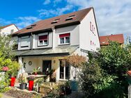 Familienparadies im Grünen: gepflegte Doppelhaushälfte mit viel Platz und Extras, sonniger Garten/Terrasse, Garage - Haßfurt