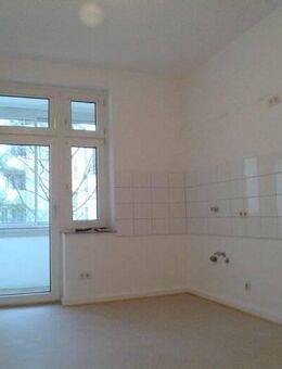 Zentral und doch im Grünen: Schöne Altbauwohnung mit Süd-Loggia im Zentrum von Herne. Nur 2 Fußminuten zum ÖPNV-Knotenpunkt. - Herne