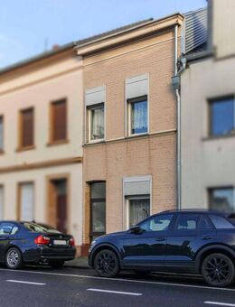 Reihenmittelhaus mit Garten in zentraler Lage - Mönchengladbach