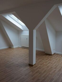 WG-geeignet: 3-Zimmer-Dachgeschosswohnung in zentrumsnaher Lage Greifswalds - Greifswald