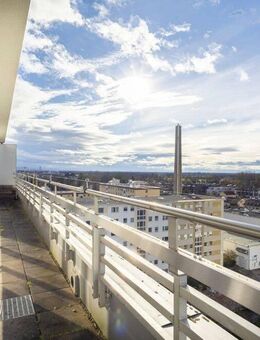MGF-Group: 2-Zimmer Penthousewohnung in Oberschleißheim mit schöner Dachterrasse. - Oberschleißheim