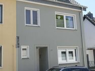 Zweifamilienhaus mit Ausbaureserve in schöner Lage in Brühl-Kierberg - Brühl (Nordrhein-Westfalen)