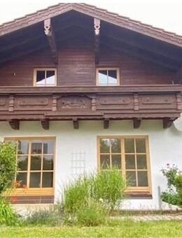 freistehendes Einfamilienhaus (voll unterkellert) mit Blick auf die Berge - Rohrdorf (Bayern)