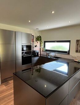 Zuhause mit Perspektive - Großzügiges, hochwertiges Einfamilienhaus mit Einliegerwohnung - Niederwinkling