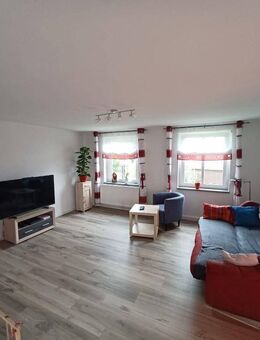 Ruhige lichtdurchflutete 3-Zimmerwohnung mit Balkon - Klingenberg
