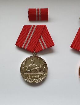 3 Medaillen "Für treue Dienste" - Kampfgruppen der DDR - Hamburg