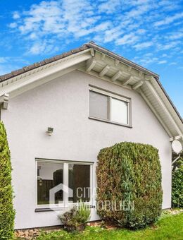 Großzügiges Einfamilienhaus mit Terrasse, Garten und KFZ-Stellplatz in Niddatal - Niddatal