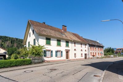 Attraktives Mehrfamilienhaus in Schopfheim - Investoren-Chance mit Potenzial und Rendite