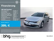 VW Golf Variant, 1.0 TSI Life, Jahr 2021 - Metzingen