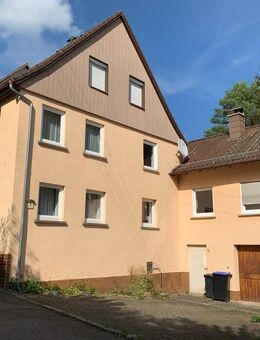 Sofort beziehbares, einseitig angebautes Wohnhaus mit Garage in angenehmer Wohnlage - Fichtenau