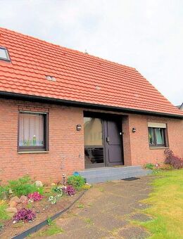 Geräumiges EFH mit ELW, Terrasse, Balkon, kleinem Garten und Garage in ruhiger Lage - Osnabrück