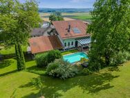 Exklusives Angebot: Luxuriös wohnen im Architektenhaus mit Fernblick und Pool in Moosthenning - Moosthenning