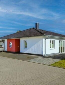 Ganderkesee-Hoykenkamp: Exklusiver, seniorengerechter Bungalow mit Carport! *KÄUFERPROVISIONSFREI* - Ganderkesee