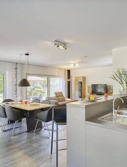 Elegantes Familienhaus mit Einliegerwohnung - Platz für alle Lebensmodelle - Oranienburg