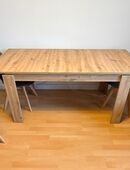 Ausziehbarer Küchentisch inklusive 4 Stühlen abzugeben. in 80333