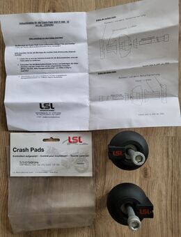 Schwarze Sturzpads/Crashpads von LSL (550S094) zur Montage am Rahmen inkl. Montagekit, damals gekauft für Suzuki GSX-R 600/750/1000 (03 – 05), OVP, Bedienungsanleitung, gebraucht, aber neuwertig, Versand gegen Aufpreis möglich, 25 € - Unterleinleiter