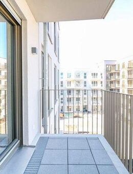 Lichtdurchflutete Etagenwohnung mit eleganter Einbauküche und sonnigem Balkon in bester Lage - Frankfurt (Main)