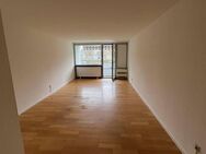 Ruhig gelegene 2- Zimmer- Wohnung mit Balkon und Blick ins Grüne - Konstanz