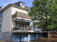 moderne 3-Raum-Wohnung mit Balkon, viel Licht, fußläufig zur Innenstadt, Einzelgarage - Auerbach (Vogtland)