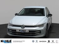 VW Golf, 1.5 l Life eTSI OPF, Jahr 2022 - Walsrode