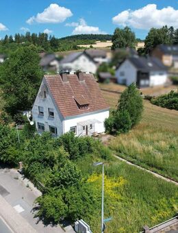 Sanierungsbedürftiges Einfamilienhaus mit Garten in Höxter-Ottbergen - Höxter