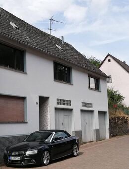 Reduziert! Haus mit Sanierungsbedarf in Manubach, 3 Garagen - Manubach