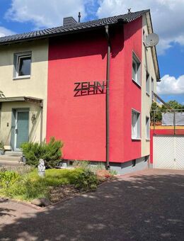 Zweifamilienhaus mit Doppelgarage und großem Grundstück mit Bauoption nach § 34 BauGB - Hamm